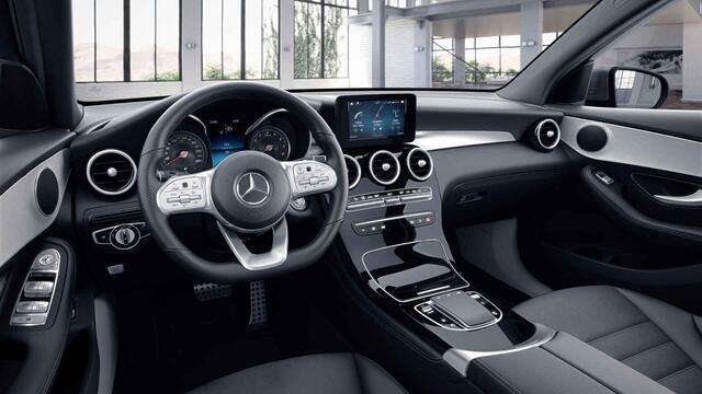 Mercedes-Benz GLC-KLASSE 300 4MATIC Premium | AMG | Achteruitrijcamera | Stoelverwarming | Led koplampen |