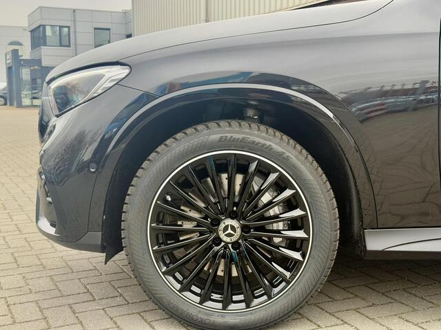 Mercedes-Benz GLC-KLASSE 300e 4MATIC Sport Edition | 360° Camera | Night Pakket | Panoramadak | Dodehoekassistent | Elektrisch Verstelbare Stoelen + Memory | Stoelverwarming | Sfeerverlichting | Apple CarPlay | Android Auto | Elektrische Achterklep | Elektrisch Inklapbare Buitens