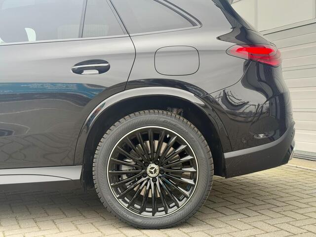 Mercedes-Benz GLC-KLASSE 300e 4MATIC Sport Edition | 360° Camera | Night Pakket | Panoramadak | Dodehoekassistent | Elektrisch Verstelbare Stoelen + Memory | Stoelverwarming | Sfeerverlichting | Apple CarPlay | Android Auto | Elektrische Achterklep | Elektrisch Inklapbare Buitens