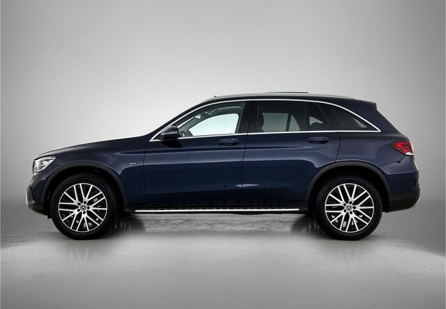 Mercedes-Benz GLC-KLASSE 300 e 4MATIC Plug-In Hybride Panoramadak | Treeplanken | Achteruitrijcamera Inclusief 24 maanden MB Certified garantie voor Europa.