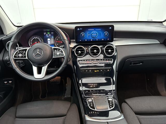 Mercedes-Benz GLC-KLASSE 300 e 4MATIC Plug-In Hybride Panoramadak | Treeplanken | Achteruitrijcamera Inclusief 24 maanden MB Certified garantie voor Europa.