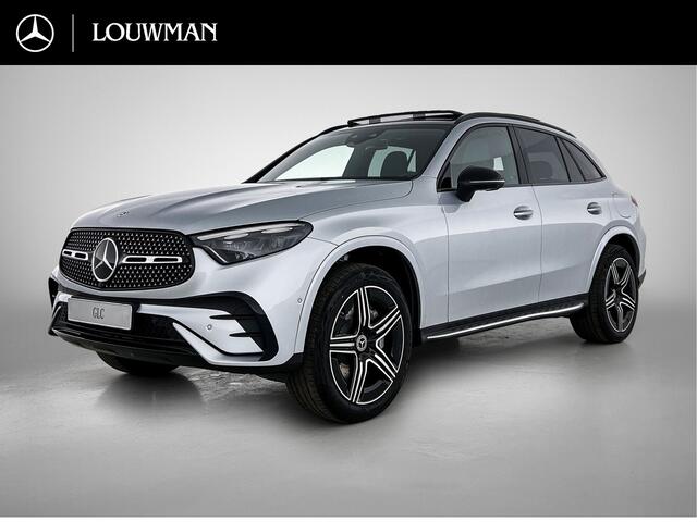 Mercedes-Benz GLC-KLASSE 300e 4MATIC Business Solution AMG | Premium | Winterpakket | Nightpakket | Rijassistentiepakket Plus | Trekhaak | Panoramaschuifdak | Burmester® 3D surround sound systeem | Treeplanken | 20 inch vijfspaaks lichtmetalen AMG-velgen |