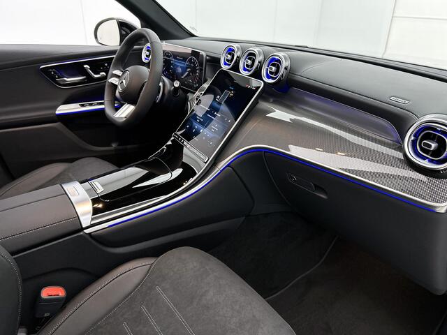 Mercedes-Benz GLC-KLASSE 300e 4MATIC Business Solution AMG | Premium | Winterpakket | Nightpakket | Rijassistentiepakket Plus | Trekhaak | Panoramaschuifdak | Burmester® 3D surround sound systeem | Treeplanken | 20 inch vijfspaaks lichtmetalen AMG-velgen |