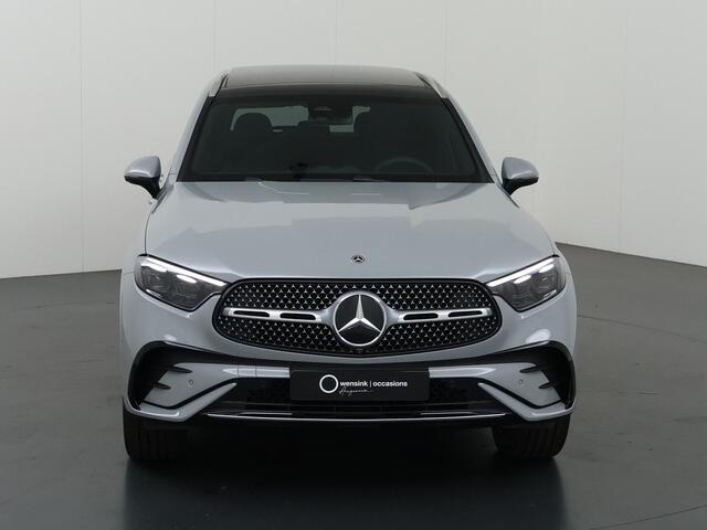 Mercedes-Benz GLC-KLASSE 300e 4MATIC Business Solution AMG | Premium Pakket | Trekhaak | Winterpakket | Panoramaschuifdak | Treeplanken |