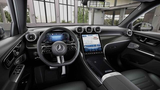Mercedes-Benz GLC-KLASSE 300e 4MATIC Business Solution AMG | Premium Pakket | Trekhaak | Nightpakket | Panoramaschuifdak | Winterpakket | Burmester |