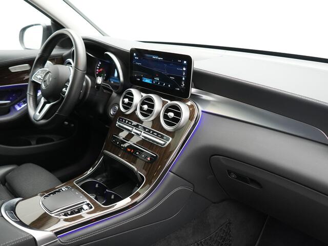 Mercedes-Benz GLC-KLASSE 300e 4MATIC Advantage PHEV 313pk Dealer O.H. | Trekhaak Af Fabriek | Panodak | Burmester Audio | Sportstoelen Verwarmd | Sfeerverlichting | Blis | Apple Carplay | Navigatie | DAB | Cruise Control | Plug In Hybrid |