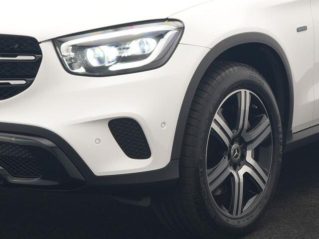 Mercedes-Benz GLC-KLASSE 300e 4MATIC Advantage PHEV 313pk Dealer O.H. | Trekhaak Af Fabriek | Panodak | Burmester Audio | Sportstoelen Verwarmd | Sfeerverlichting | Blis | Apple Carplay | Navigatie | DAB | Cruise Control | Plug In Hybrid |