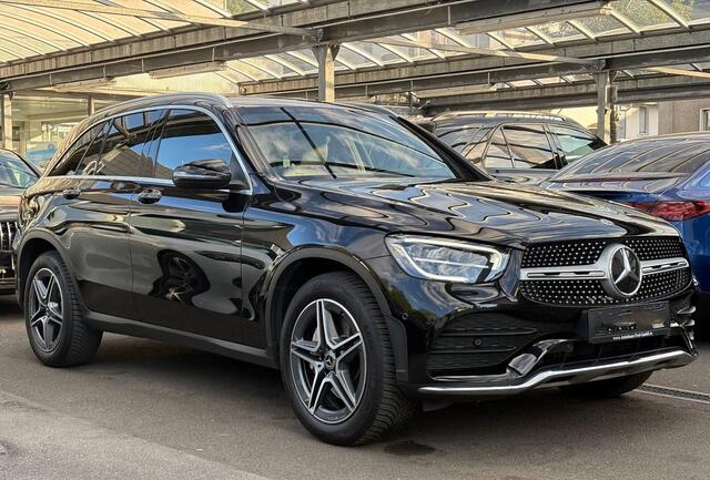 Mercedes-Benz GLC-KLASSE 200 4M AMG ** LED, MBUX+, PRIVACY, SPIEGEL- PACK, 19-inch LMV, DODE HOEK ** UNFALLFREI - VOL. MB-ONDERH. ** ** INFORMEER OOK NAAR ONZE AANTREKKELIJKE FINANCIAL-LEASE TARIEVEN **