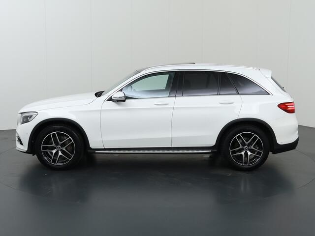 Mercedes-Benz GLC-KLASSE 300 4MATIC | AMG | Panoramadak | Treeplanken | Trekhaak | 360 graden camera |