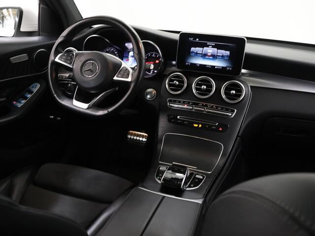 Mercedes-Benz GLC-KLASSE 300 4MATIC | AMG | Panoramadak | Treeplanken | Trekhaak | 360 graden camera |