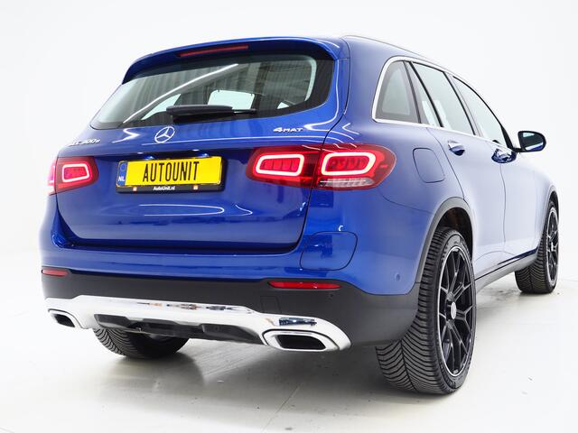 Mercedes-Benz GLC-KLASSE 300e 4MATIC Premium Plus | Panoramadak | Trekhaak | Massage | Leder | Stoelkoeling | Sfeerlicht | Carplay