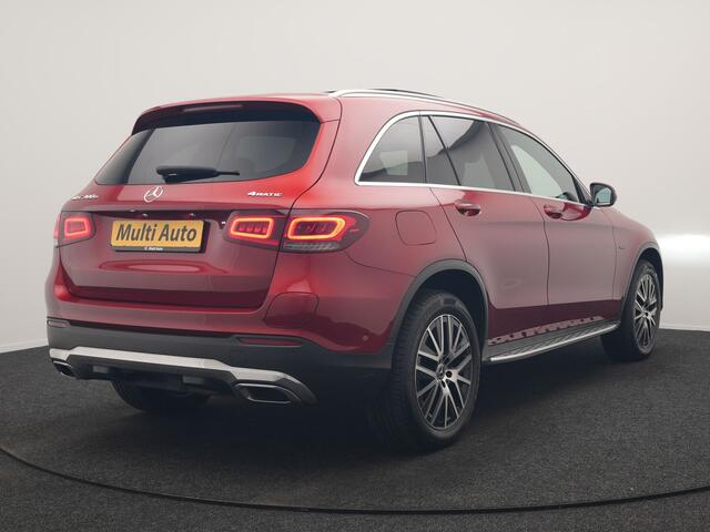 Mercedes-Benz GLC-KLASSE 300e 4MATIC Advantage PHEV 313pk Dealer O.H. | Trekhaak Af Fabriek | Panodak | Adaptive Cruise | Sportstoelen Verwarmd | Sfeerverlichting | Apple Carplay | Blis | Navigatie | DAB | Plug In Hybrid |