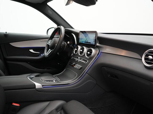 Mercedes-Benz GLC-KLASSE 300e 4MATIC Advantage PHEV 313pk Dealer O.H. | Trekhaak Af Fabriek | Panodak | Adaptive Cruise | Sportstoelen Verwarmd | Sfeerverlichting | Apple Carplay | Blis | Navigatie | DAB | Plug In Hybrid |
