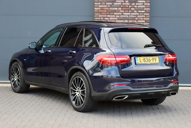 Mercedes-Benz GLC-KLASSE 350e 4MATIC AMG Line | Luchtvering | Memory | Burmester | Distronic+ | Leder | Stoelventilatie | Panoramadak | HUD | Surround Camera | Dodehoekassistent |