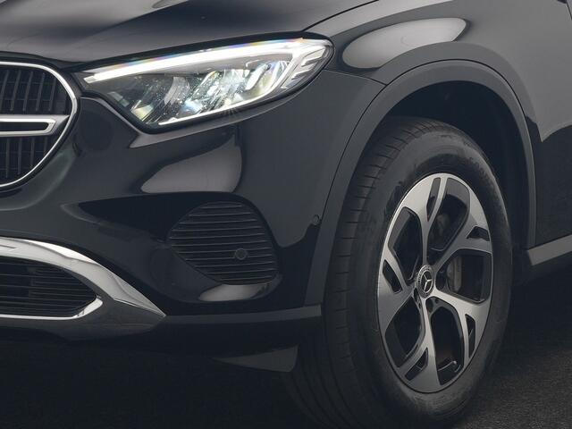 Mercedes-Benz GLC-KLASSE 300e 4MATIC Avantgarde PHEV 313pk Dealer O.H. | Camera | Lederen Sportstoelen Memory & Verwarmd | Sfeerverlichting | Apple Carplay | Blis | Navigatie | DAB | Cruise Control | 18"L.M |