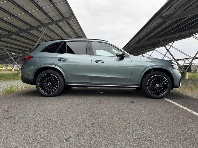 Mercedes-Benz GLC-KLASSE 300e 4MATIC Business Solution AMG | Night | Panoramadak | Trekhaak | Burmester | Head-up | Digital light | 360 camera | Sfeerverlichting |