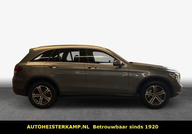 Mercedes-Benz GLC-KLASSE 300de 4MATIC Diesel Hybride LED Trekhaak Camera Stoelverwarming AMG Line Interieur