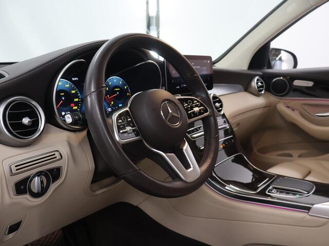 Mercedes-Benz GLC-KLASSE 200 Premium | Multibeam | Beige leer | Achteruitrijcamera | Sfeerverlichting | Treeplanken |