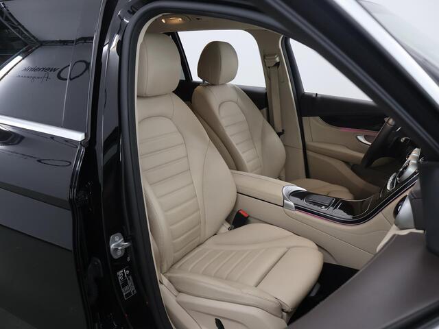 Mercedes-Benz GLC-KLASSE 200 Premium | Multibeam | Beige leer | Achteruitrijcamera | Sfeerverlichting | Treeplanken |
