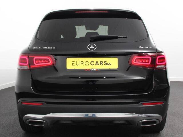 Mercedes-Benz GLC-KLASSE 300e 4MATIC PHEV Exclusive Navigatie Climate Control Leder(look) Camera Trekhaak Adaptive Cruise Control Dab