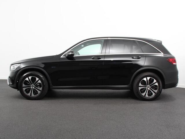 Mercedes-Benz GLC-KLASSE 300e 4MATIC PHEV Exclusive Navigatie Climate Control Leder(look) Camera Trekhaak Adaptive Cruise Control Dab