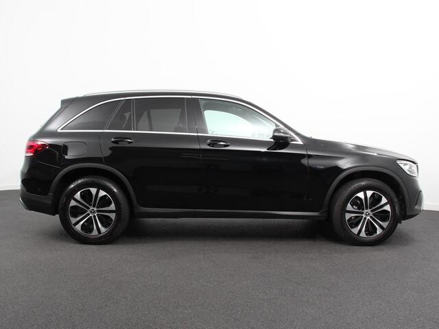 Mercedes-Benz GLC-KLASSE 300e 4MATIC PHEV Exclusive Navigatie Climate Control Leder(look) Camera Trekhaak Adaptive Cruise Control Dab