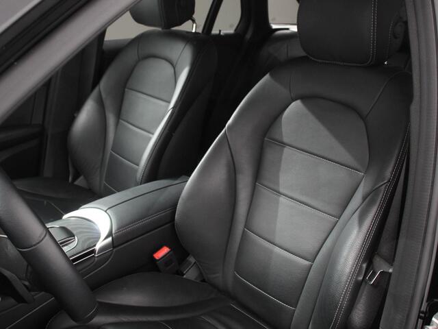 Mercedes-Benz GLC-KLASSE 300e 4MATIC PHEV Exclusive Navigatie Climate Control Leder(look) Camera Trekhaak Adaptive Cruise Control Dab