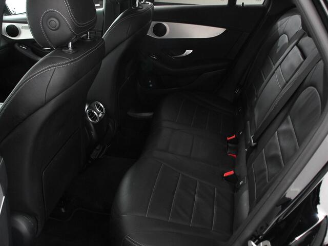 Mercedes-Benz GLC-KLASSE 300e 4MATIC PHEV Exclusive Navigatie Climate Control Leder(look) Camera Trekhaak Adaptive Cruise Control Dab