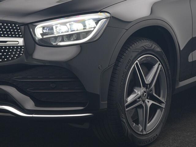 Mercedes-Benz GLC-KLASSE 300e 4MATIC Business Solution AMG 320pk Dealer O.H. | Trekhaak Afn. | Panodak | Camera | Alcantara Sportstoelen Verwarmd | Sfeerverlichting | Apple Carplay | Cruise Control | Navigatie | DAB | 19"L.M | Plug In Hybrid |