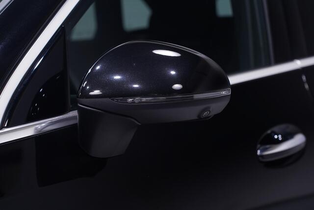 Mercedes-Benz GLC-KLASSE 300e 4-matic GLC 300 e 4MATIC AT mit EQ Hybrid Tech AMG-pakket private-glas LED-verlichting 360-Camera wegklapbare-trekhaak allu-dakrails electrische achterklep ACC electrisch bedienbare voorstoelen met memo APPLE-Carplay Navigatie DAB-ontvangst lederen/a
