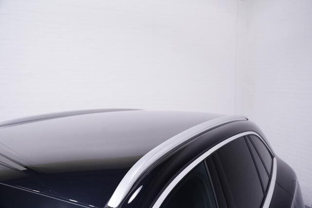 Mercedes-Benz GLC-KLASSE 300e 4-matic GLC 300 e 4MATIC AT mit EQ Hybrid Tech AMG-pakket private-glas LED-verlichting 360-Camera wegklapbare-trekhaak allu-dakrails electrische achterklep ACC electrisch bedienbare voorstoelen met memo APPLE-Carplay Navigatie DAB-ontvangst lederen/a