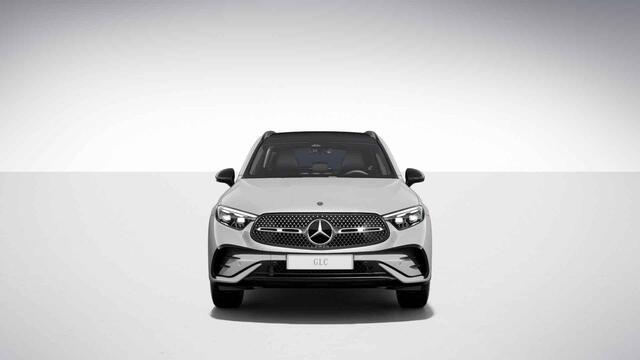 Mercedes-Benz GLC-KLASSE 300e 4MATIC Business Solution AMG | Premium Pakket | Treeplanken | Panoramaschuifdak | Trekhaak | Parkeerpakket |