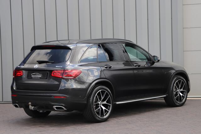 Mercedes-Benz GLC-KLASSE 300e AMG 4-Matic | 320PK | Luchtvering | Head-up | Sfeerverlichting | Multibeam | Standkachel | Digitaal dashboard | 2020.