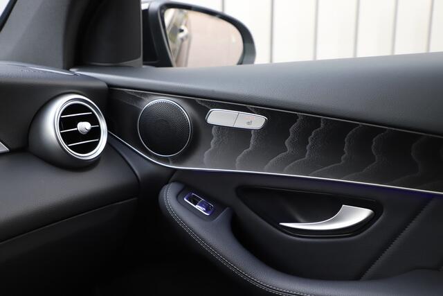 Mercedes-Benz GLC-KLASSE 300e AMG 4-Matic | 320PK | Luchtvering | Head-up | Sfeerverlichting | Multibeam | Standkachel | Digitaal dashboard | 2020.