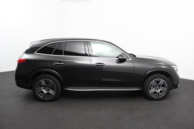 Mercedes-Benz GLC-KLASSE 400e 4MATIC AMG Line PHEV Navigatie Panorama dak Lederen bekleding Camera Electrisch bedienbare achterklep Trekhaak Adaptive cruise control
