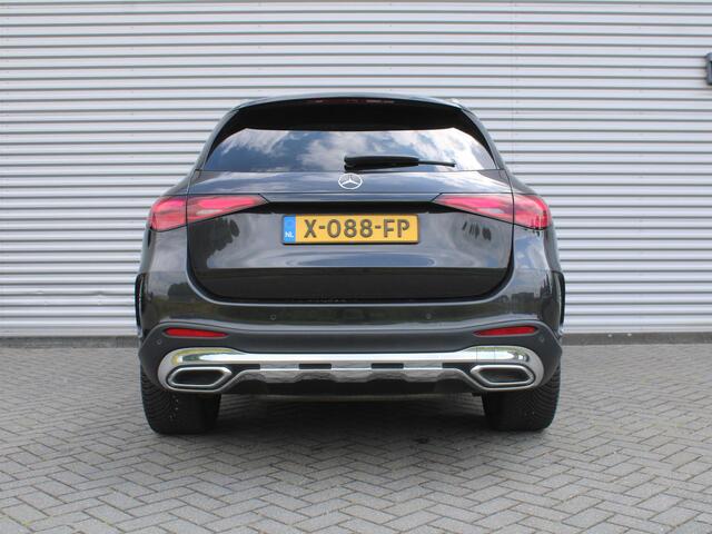 Mercedes-Benz GLC-KLASSE 300e 4MATIC AMG Line | 360 Camera | Schuifdak | Cruise adapt. | 20" LM | HUD | Treeplanken | Dodehoek detectie | Stoelverwarming + geheugen | BTW auto |