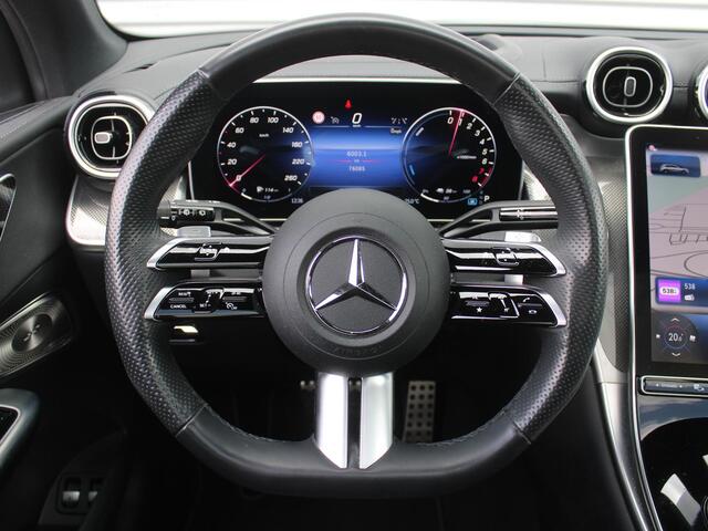 Mercedes-Benz GLC-KLASSE 300e 4MATIC AMG Line | 360 Camera | Schuifdak | Cruise adapt. | 20" LM | HUD | Treeplanken | Dodehoek detectie | Stoelverwarming + geheugen | BTW auto |