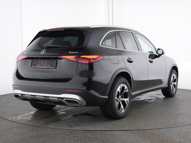 Mercedes-Benz GLC-KLASSE 300 e 4MATIC Plug-In Hybride Trekhaak | Lederen Bekleding | Zwarte Hemel | Parkeerpakket met achteruitcamera | Memory Voorstoelen. Inclusief 24 maanden Mercedes-Benz Certified garantie voor Europa.