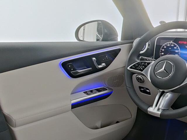 Mercedes-Benz GLC-KLASSE 300 e 4MATIC Plug-In Hybride Trekhaak | Lederen Bekleding | Zwarte Hemel | Parkeerpakket met achteruitcamera | Memory Voorstoelen. Inclusief 24 maanden Mercedes-Benz Certified garantie voor Europa.