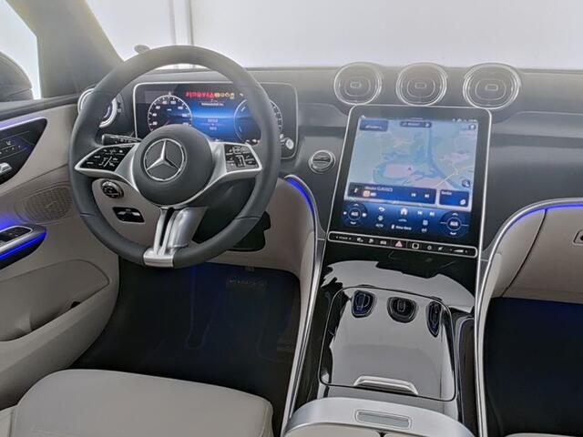 Mercedes-Benz GLC-KLASSE 300 e 4MATIC Plug-In Hybride Trekhaak | Lederen Bekleding | Zwarte Hemel | Parkeerpakket met achteruitcamera | Memory Voorstoelen. Inclusief 24 maanden Mercedes-Benz Certified garantie voor Europa.