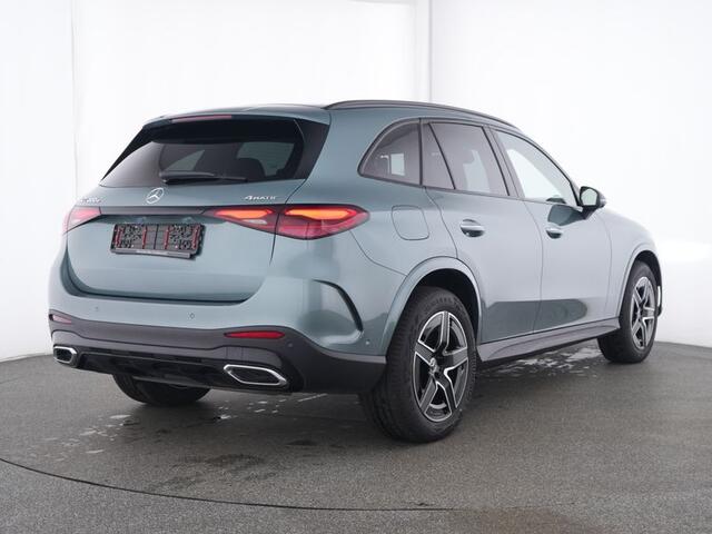 Mercedes-Benz GLC-KLASSE 300 e 4MATIC AMG Plug-In Hybride AMG Line Premium Plus | Night Pakket | PAnorama Schuif-Kanteldak | Distronic | Zwarte Hemel | Stuur en Stoelverwarming. Inclusief 24 maanden Mercedes-Benz Certified garantie voor Europa.