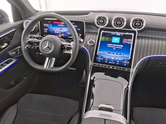 Mercedes-Benz GLC-KLASSE 300 e 4MATIC AMG Plug-In Hybride AMG Line Premium Plus | Night Pakket | PAnorama Schuif-Kanteldak | Distronic | Zwarte Hemel | Stuur en Stoelverwarming. Inclusief 24 maanden Mercedes-Benz Certified garantie voor Europa.