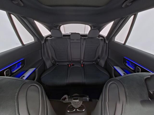 Mercedes-Benz GLC-KLASSE 300 e 4MATIC AMG Plug-In Hybride AMG Line Premium Plus | Night Pakket | PAnorama Schuif-Kanteldak | Distronic | Zwarte Hemel | Stuur en Stoelverwarming. Inclusief 24 maanden Mercedes-Benz Certified garantie voor Europa.