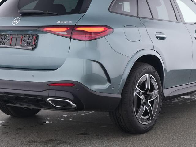 Mercedes-Benz GLC-KLASSE 300 e 4MATIC AMG Plug-In Hybride AMG Line Premium Plus | Night Pakket | PAnorama Schuif-Kanteldak | Distronic | Zwarte Hemel | Stuur en Stoelverwarming. Inclusief 24 maanden Mercedes-Benz Certified garantie voor Europa.