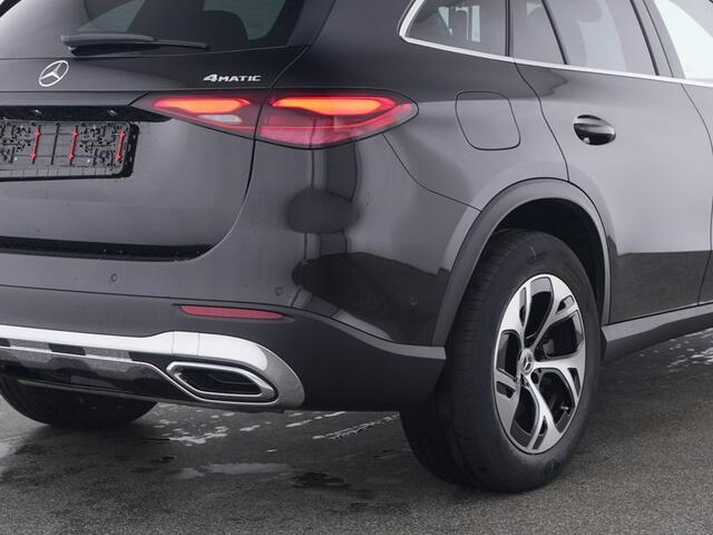 Mercedes-Benz GLC-KLASSE 300 e 4MATIC Plug-In Hybride Trekhaak | Panorama Schuif-Kanteldak | Zwarte Hemel | Parkeerpakket met achteruitcamera | Memory Voorstoelen. Inclusief 24 maanden Mercedes-Benz Certified garantie voor Europa.