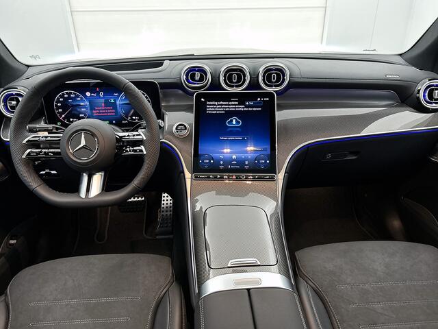 Mercedes-Benz GLC-KLASSE 400e 4MATIC Business Solution AMG | Premium Plus | Nightpakket | Winterpakket | Trekhaak | Panoramaschuifdak | 360° camera | URBAN GUARD Plus | Treeplanken in aluminiumlook | Middenconsole metaalstructuur | Burmester® 3D surround sound systeem |