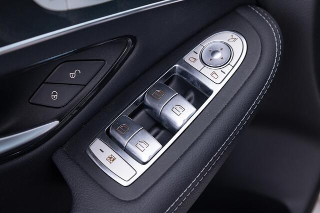 Mercedes-Benz GLC-KLASSE 300 de 4MATIC Premium Plus | PANORAMADAK | EL. STOELEN | Full LED | SOH 98.8% PHEV Plug-in Hybrid DIESEL *2000kg trekgewicht*