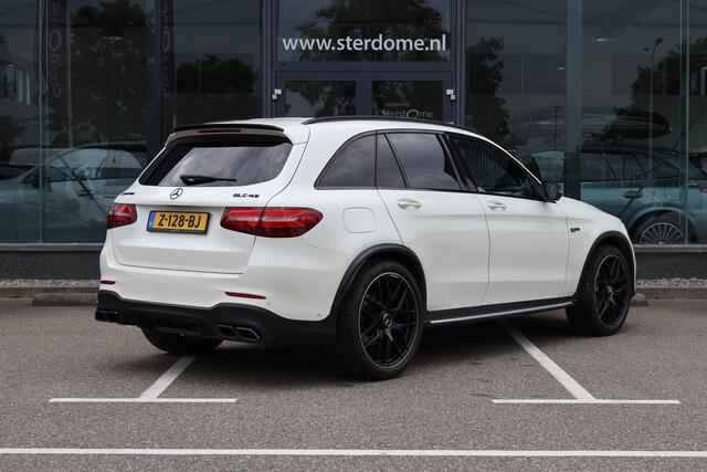 Mercedes-Benz GLC-KLASSE AMG 43 4MATIC 367 PK I Luchtvering I AIRMATIC I Panoramadak I Trekhaak I Distronic Plus I 360 Camera I Head-up I Mermory stoelen I I Zeer compleet I Keyless entry I Lederen bekleding I Treeplanken I