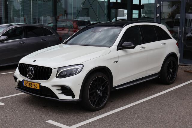 Mercedes-Benz GLC-KLASSE AMG 43 4MATIC 367 PK I Luchtvering I AIRMATIC I Panoramadak I Trekhaak I Distronic Plus I 360 Camera I Head-up I Mermory stoelen I I Zeer compleet I Keyless entry I Lederen bekleding I Treeplanken I