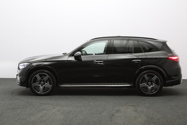 Mercedes-Benz GLC-KLASSE 300e 4MATIC 313 PK AMG Line PHEV, Trekhaak, Panoramadak, Luchtvering, 4-Wielsturing, Head-Up, 360 Camera, Massage